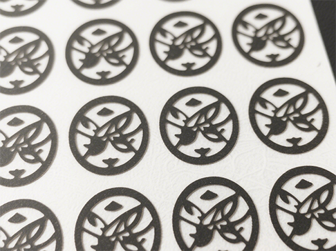 ການສ້າງຄວາມເຂັ້ມແຂງການຜະລິດທີ່ມີຕົວຄວບຄຸມການຕັດເລເຊີແບບ